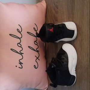 Black and white Jordan 5C shoes